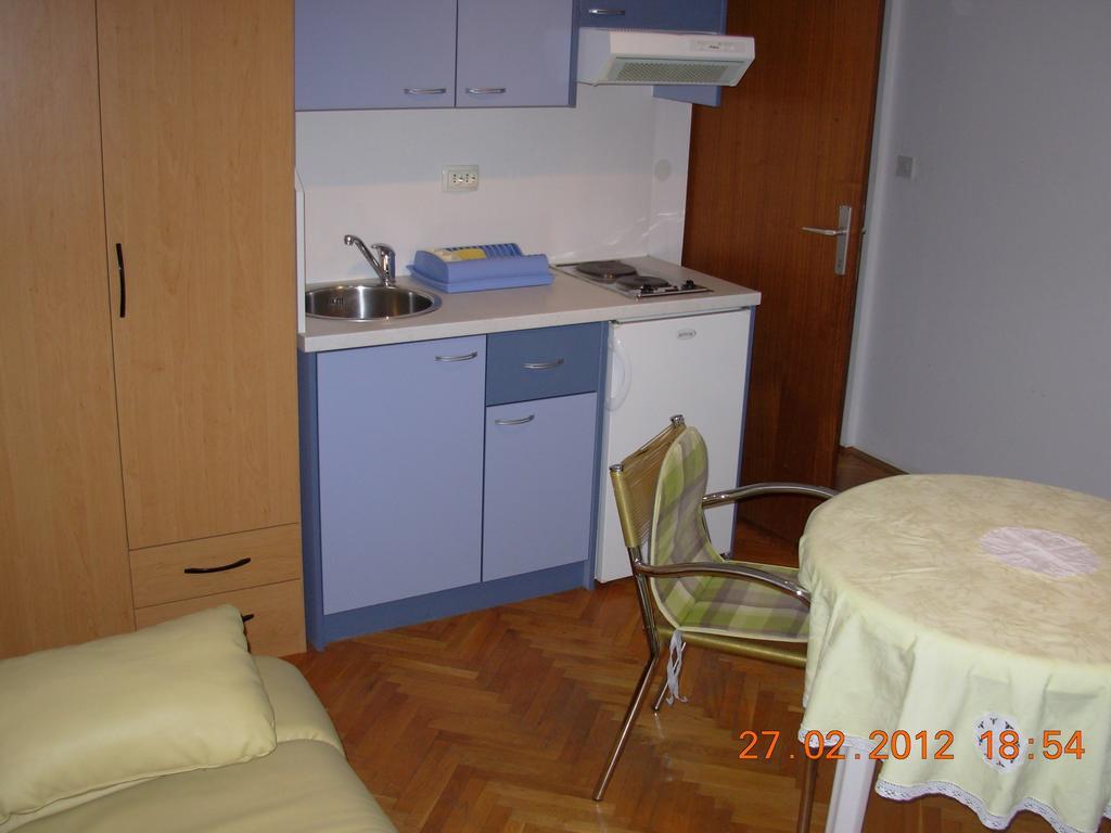 Apartment Karmen 特罗吉尔 客房 照片
